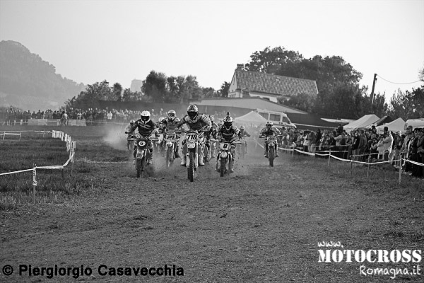 una partenza al trofeo Motocross di Abbadia di Osimo