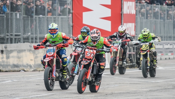 DUE GIORNI DI SUPERMOTO NELLA MITICA AREA 48 CHIUDONO UNA SPLENDIDA EDIZIONE DEL MOTOR SHOW