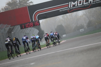 RIDERS4RIDERS ONLUS PORTA LA CRONO DEL PASSATORE IN AUTODROMO